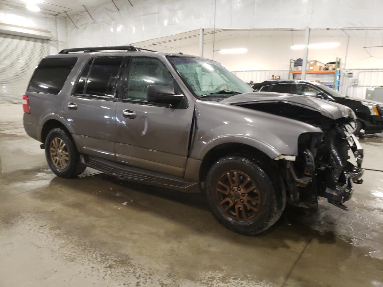 2011 Ford Expedition VIN 1FMJU1J57BEF39032 Copart auction photo, front end damage thumbnail 4