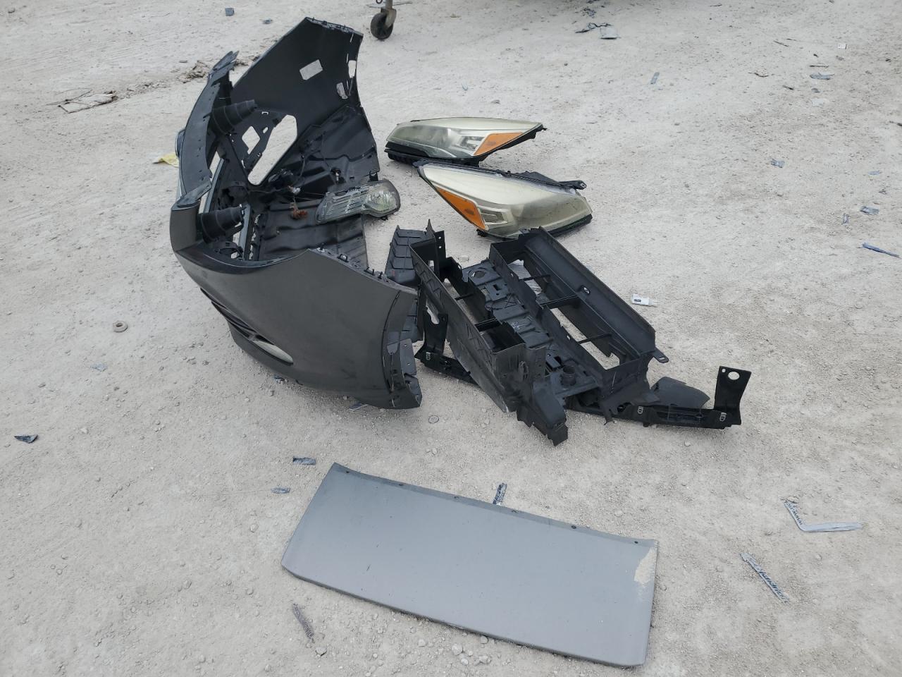 2016 Ford Escape VIN 1FMCU0J90GUA73026 Copart auction photo, front end damage thumbnail 13