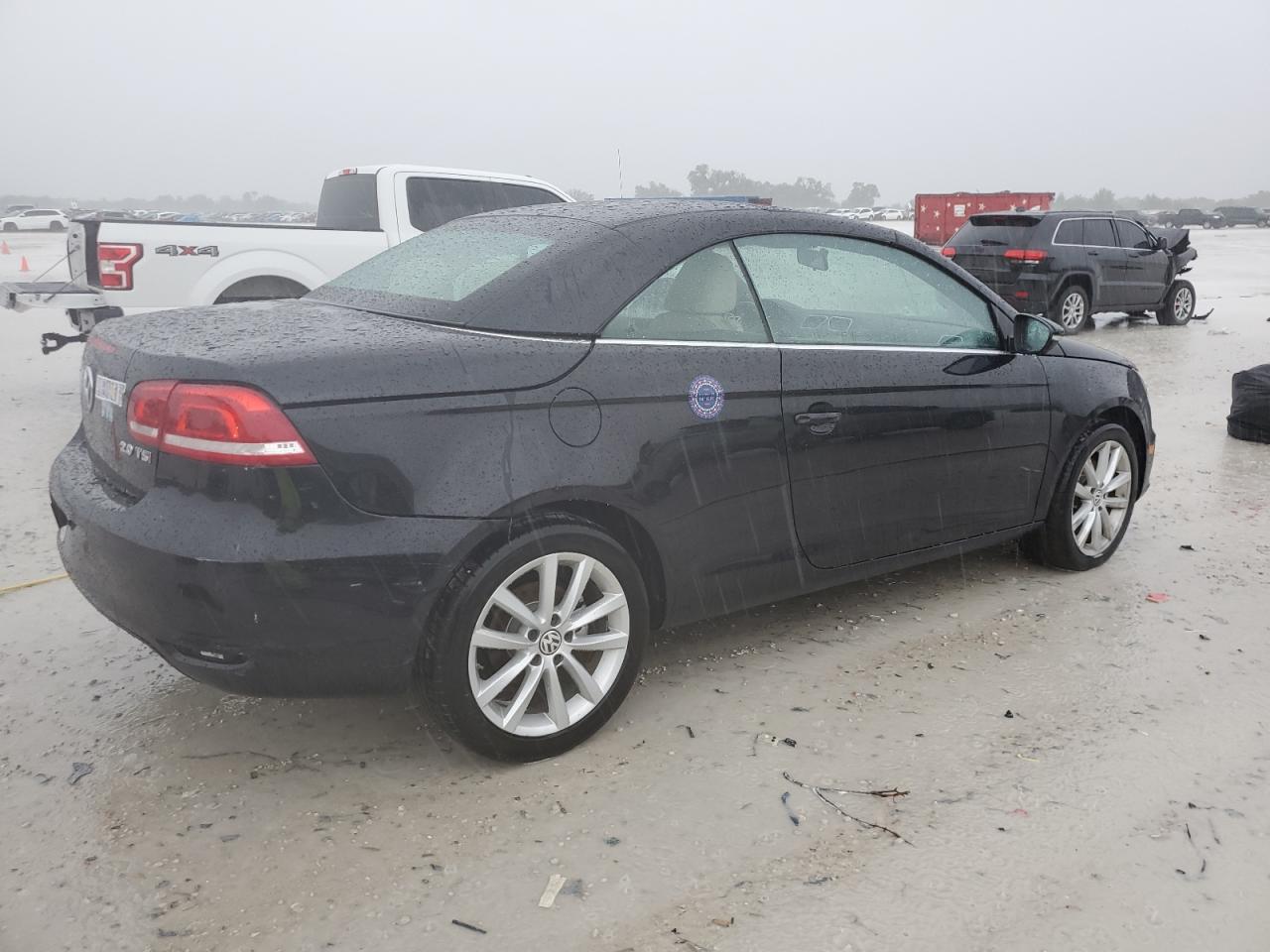 2016 Volkswagen Eos VIN WVWBW8AH3GV000923 Copart auction photo, rear end damage thumbnail 3