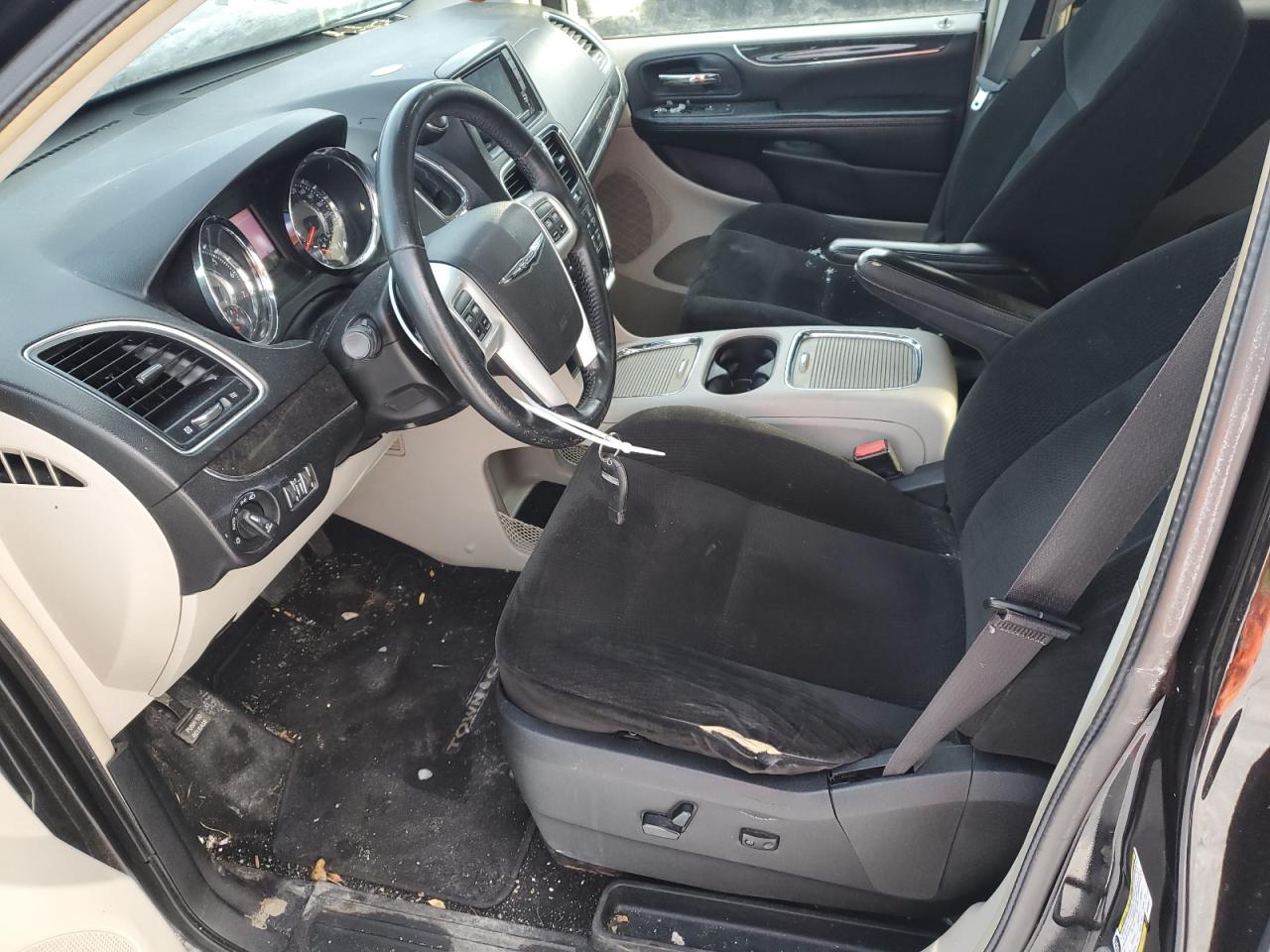 2016 Chrysler Town & Country VIN 2C4RC1BG7GR100921 Copart auction photo, front end / minor dent/scratches damage thumbnail 7