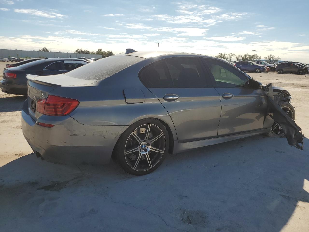 2014 BMW M5 VIN WBSFV9C52ED097797 Copart auction photo, front end damage thumbnail 3
