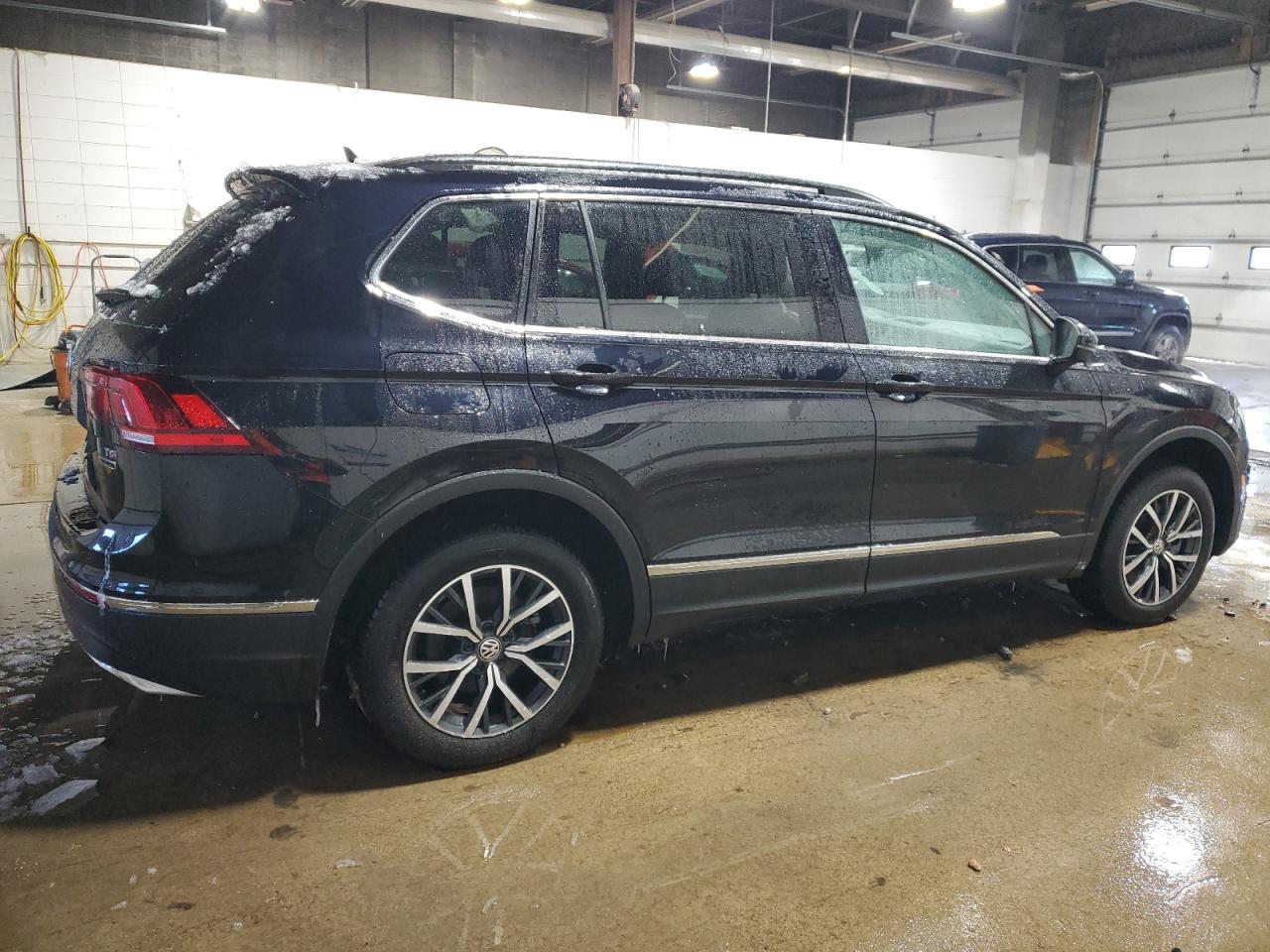 2018 Volkswagen Tiguan VIN 3VV2B7AX2JM219971 Copart auction photo, front end damage thumbnail 3
