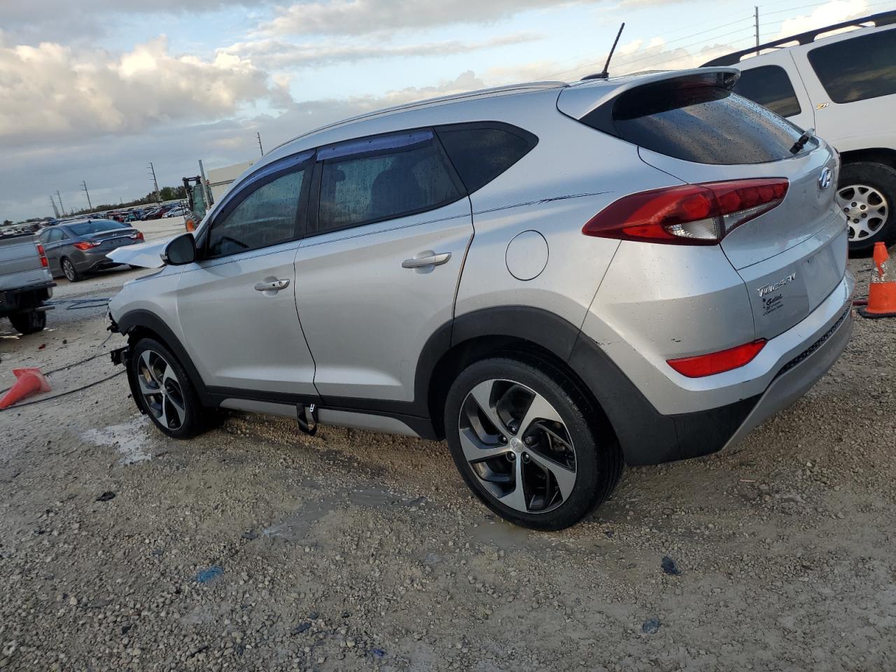 2017 Hyundai Tucson VIN KM8J33A29HU516211 Copart auction photo, front end / side damage thumbnail 2