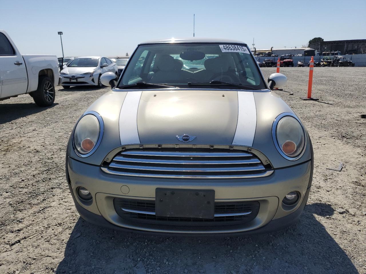 2011 MINI Cooper VIN WMWSU3C50BT182450 Copart auction photo, minor dent/scratches damage thumbnail 5