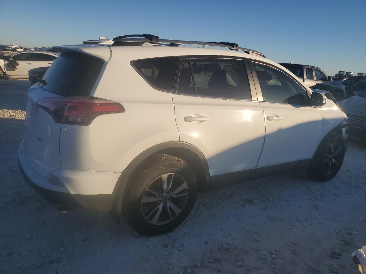 2018 Toyota RAV 4 VIN 2T3WFREV5JW464156 Copart auction photo, front end damage thumbnail 3