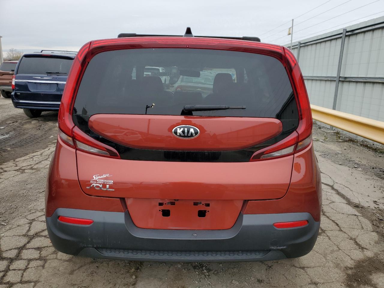 2021 KIA Soul VIN KNDJ23AU6M7748461 Copart auction photo, front end / side damage thumbnail 6