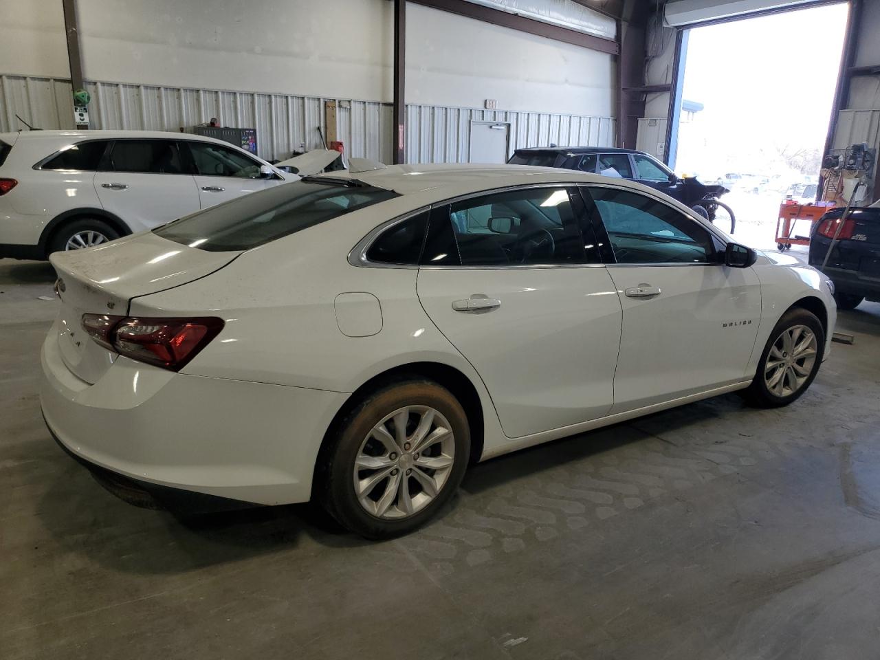 2020 Chevrolet Malibu VIN 1G1ZD5ST4LF087928 Copart auction photo, minor dent/scratches damage thumbnail 3
