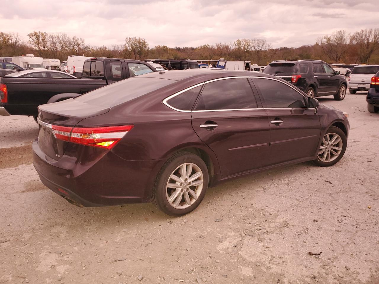 2015 Toyota Avalon VIN 4T1BK1EB1FU166172 Copart auction photo, all over / undercarriage damage thumbnail 3