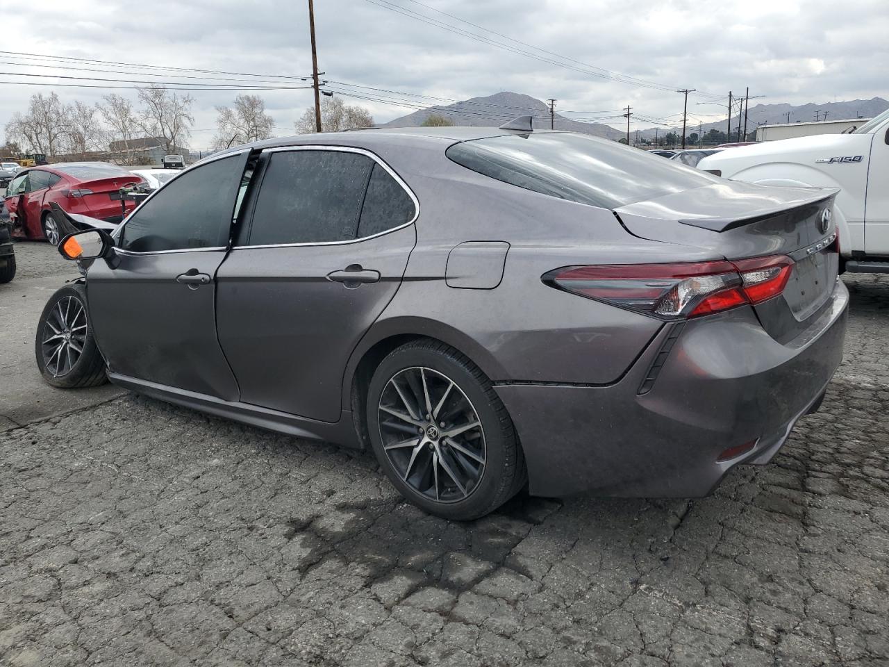 2022 Toyota Camry VIN 4T1G11AK5NU017504 Copart auction photo, front end damage thumbnail 2