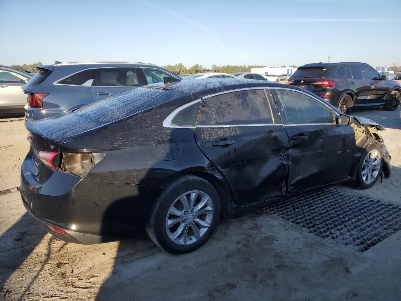 2020 Chevrolet Malibu VIN 1G1ZD5ST8LF099323 Copart auction photo, all over damage thumbnail 3