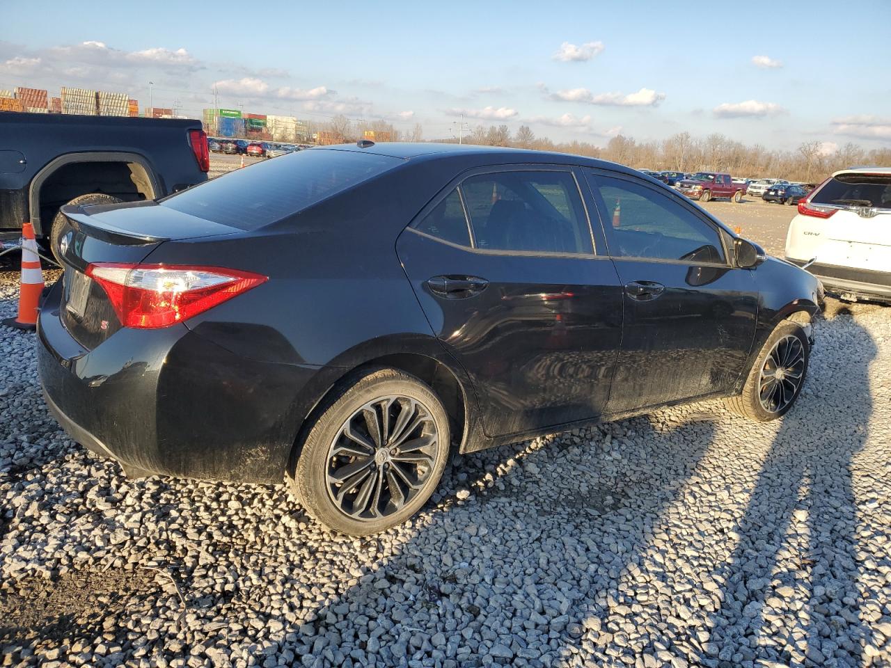 2015 Toyota Corolla VIN 5YFBURHE6FP319063 Copart auction photo, front end / minor dent/scratches damage thumbnail 3