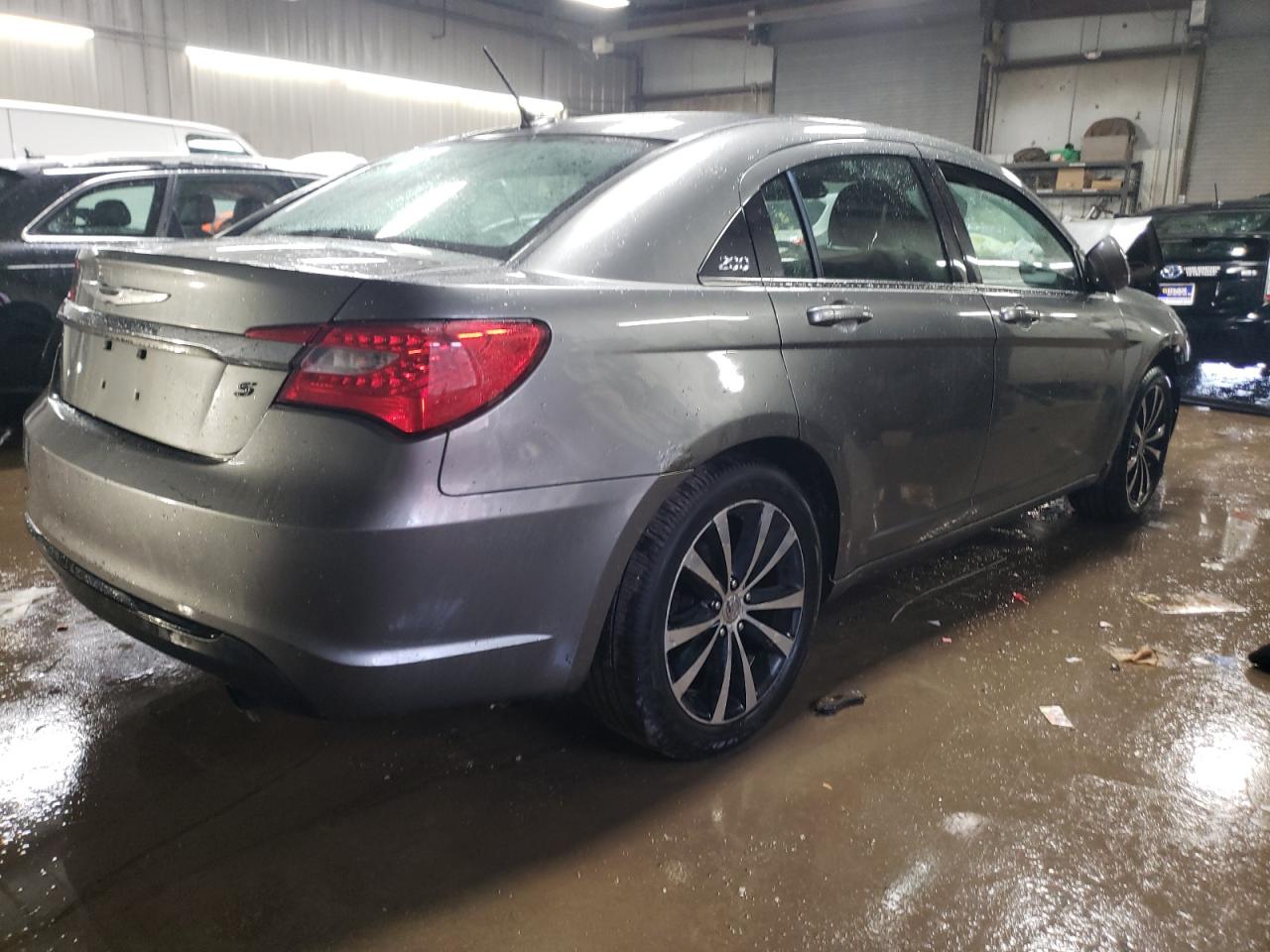 2013 Chrysler 200 VIN 1C3CCBBB5DN552931 Copart auction photo, front end damage thumbnail 3