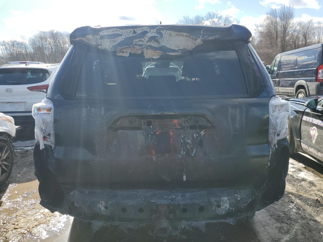 2020 Toyota 4Runner VIN JTEZU5JR3L5223223 Copart auction photo, burn / rear end damage thumbnail 6
