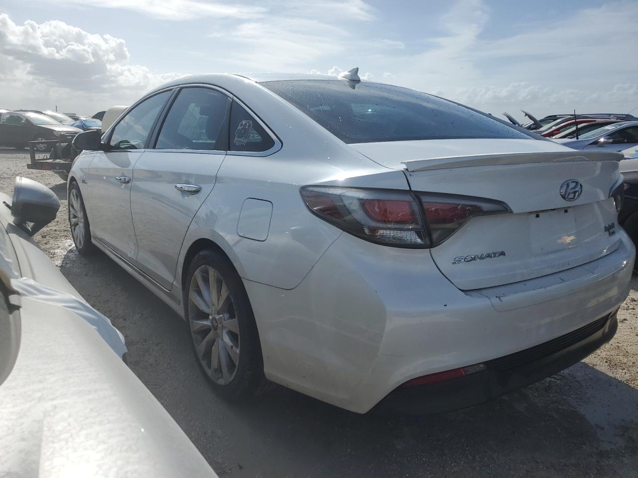 2016 Hyundai Sonata VIN KMHE34L11GA014367 Copart auction photo, water/flood damage thumbnail 2