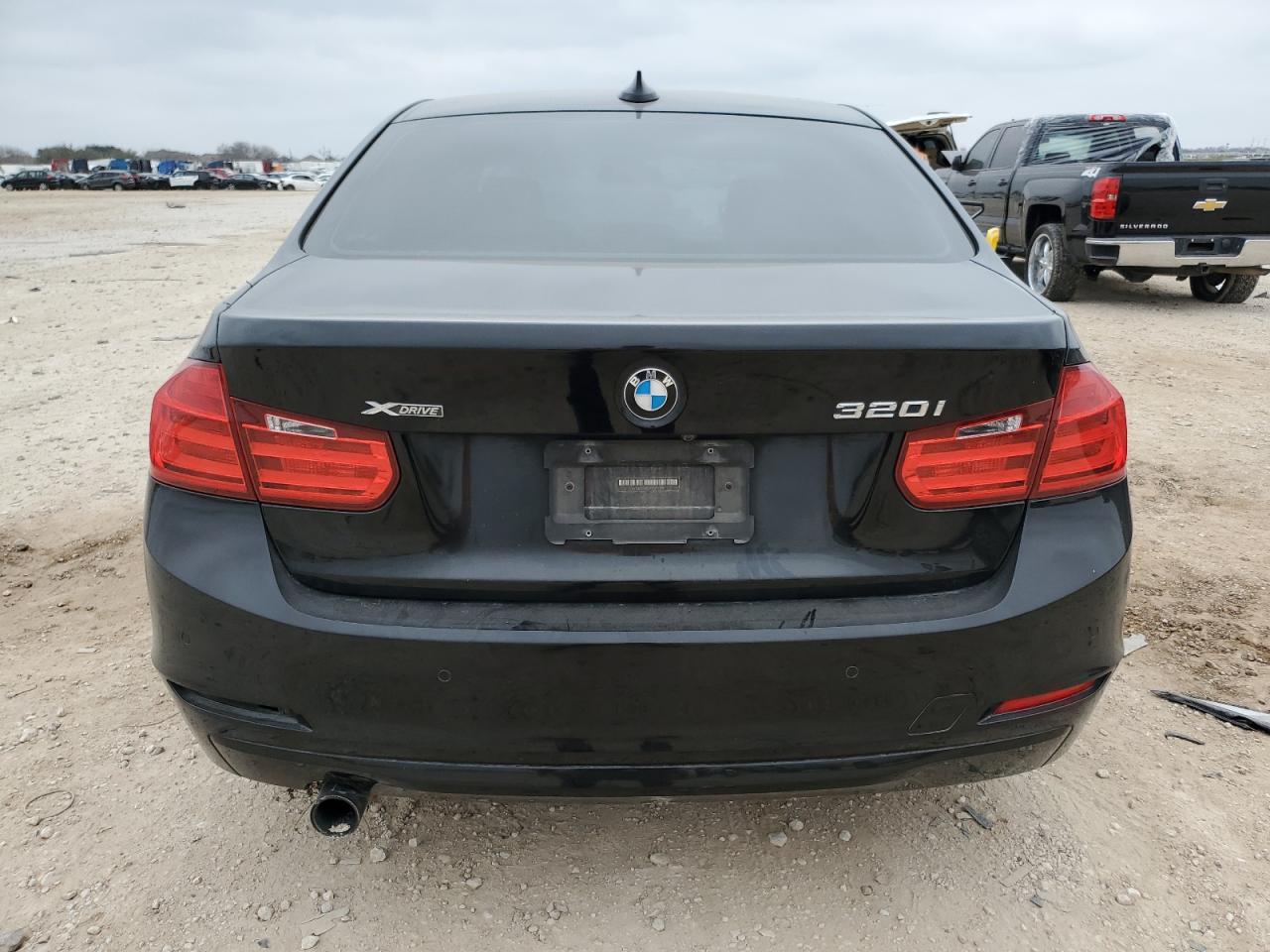 2015 BMW 3er VIN WBA3C3G51FNT51175 Copart auction photo, front end / undercarriage damage thumbnail 6