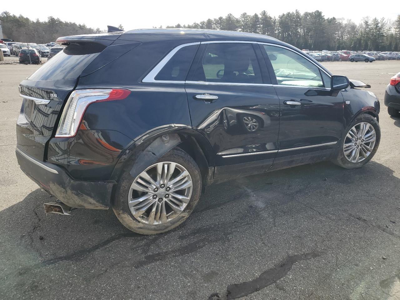 2018 Cadillac XT5 VIN 1GYKNFRS4JZ181256 Copart auction photo, front end / undercarriage damage thumbnail 3