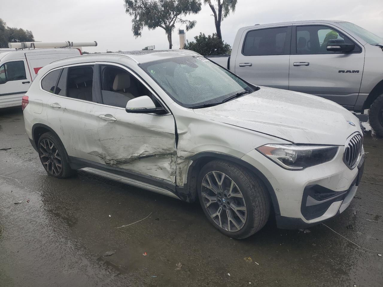 2022 BMW X1 VIN WBXJG9C02N5V14574 Copart auction photo, vandalism / side damage thumbnail 4