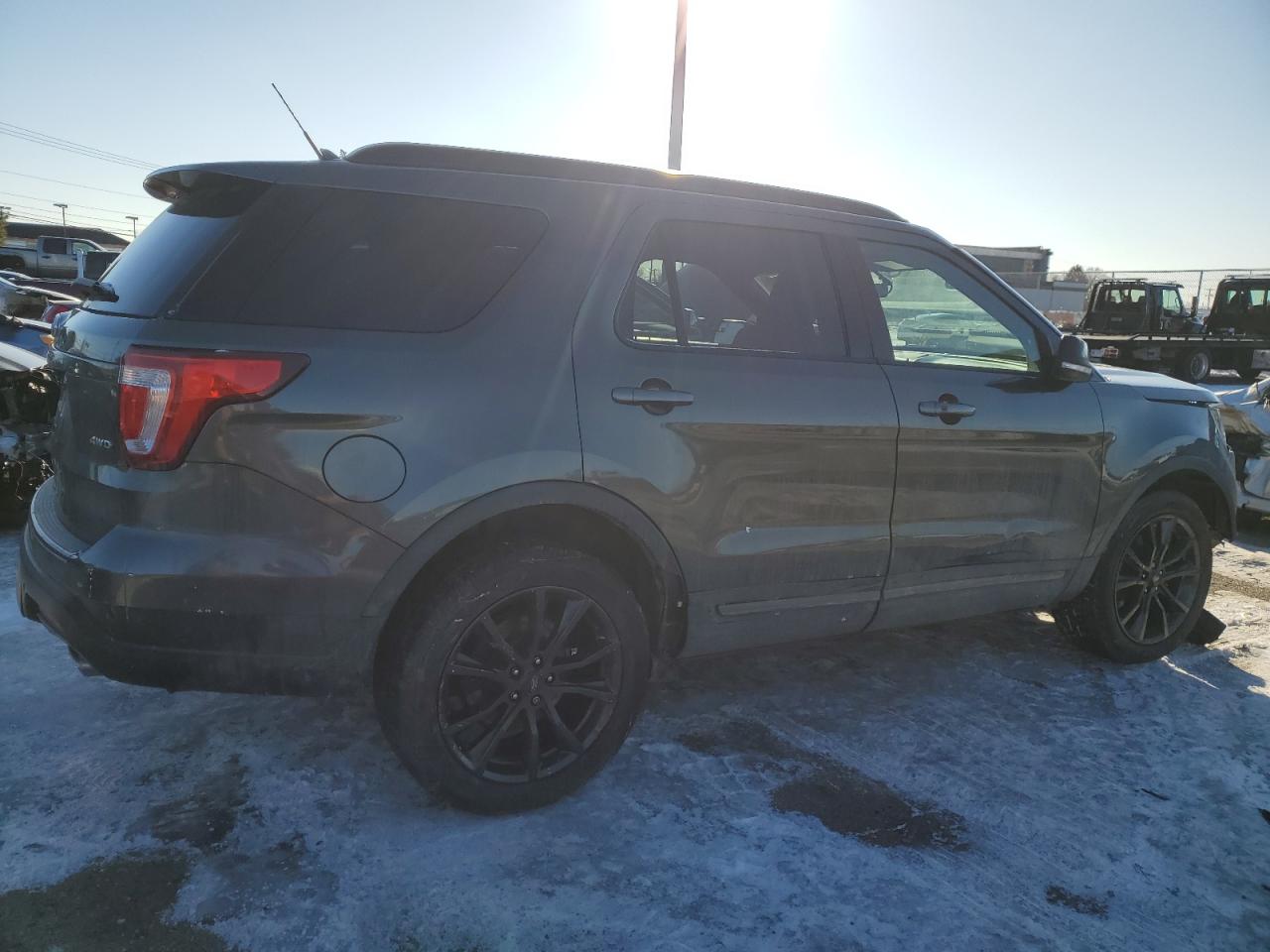 2018 Ford Explorer VIN 1FM5K8D8XJGC47979 Copart auction photo, front end / side damage thumbnail 3
