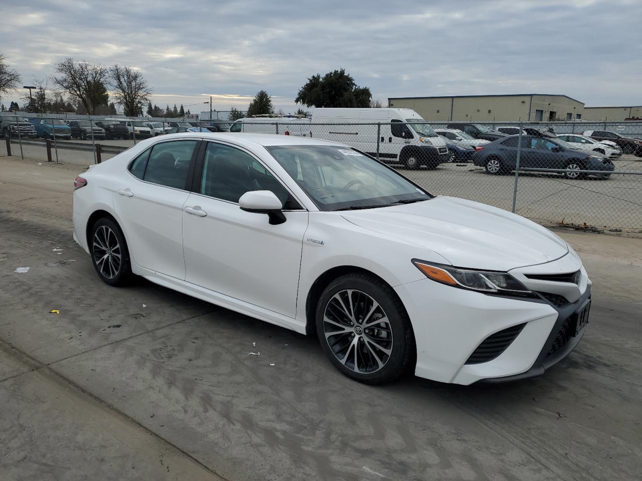 2019 Toyota Camry VIN 4T1B21HK3KU011418 Copart auction photo, side / front end damage thumbnail 4