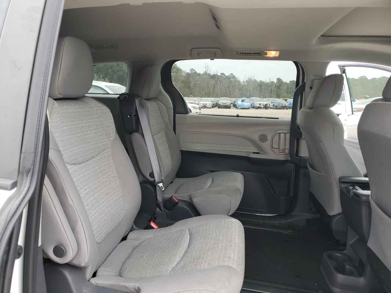 2021 Toyota Sienna VIN 5TDBSKFCXMS023644 Copart auction photo, front end damage thumbnail 11