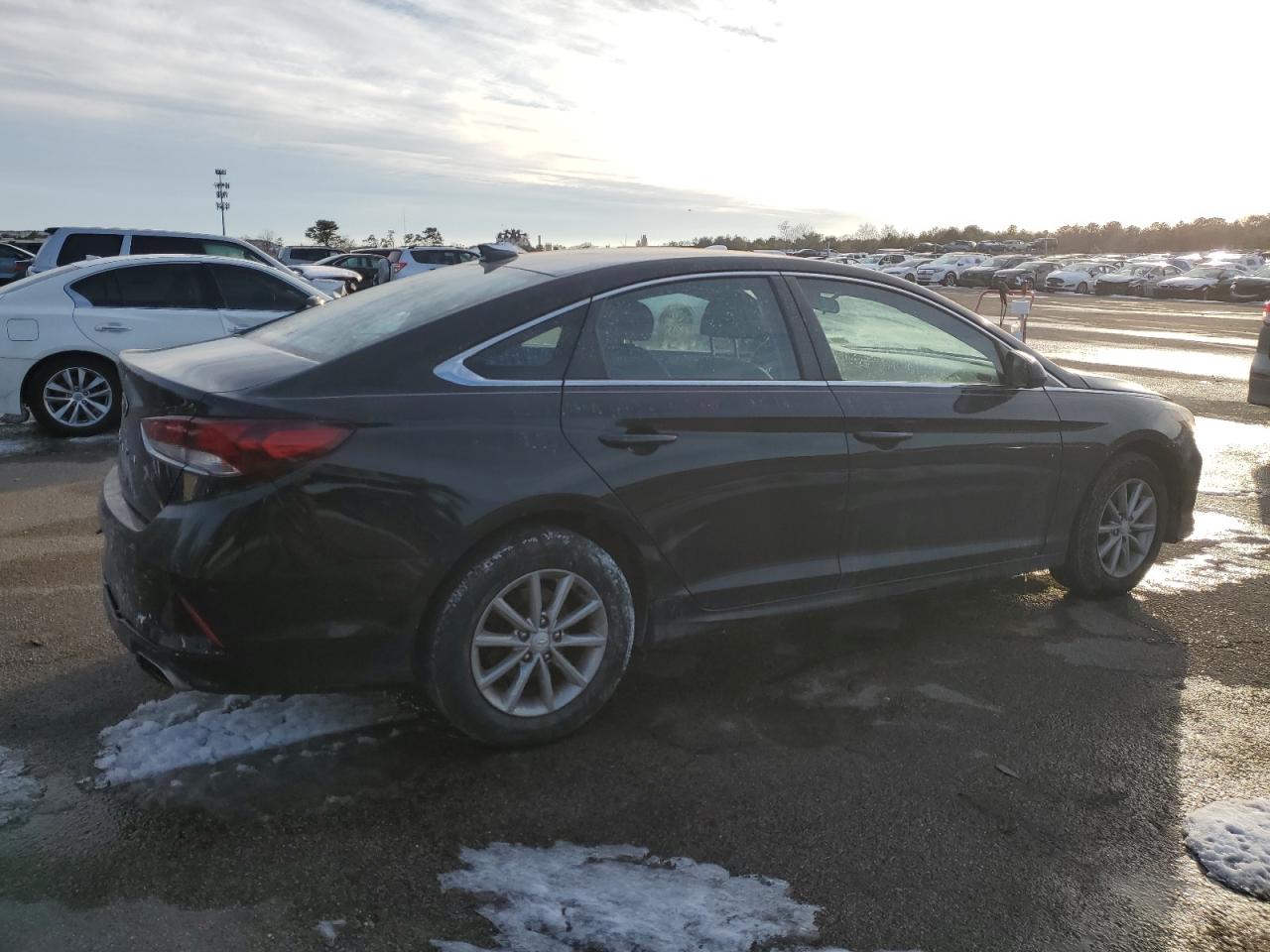 2018 Hyundai Sonata VIN 5NPE24AF2JH674245 Copart auction photo, side / minor dent/scratches damage thumbnail 3