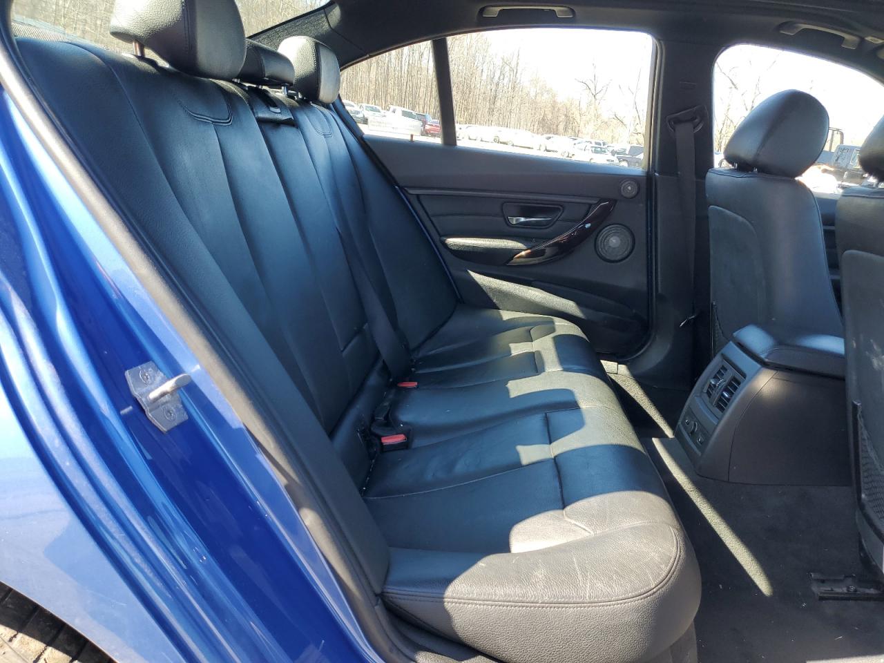 2014 BMW 3er VIN WBA3B5C5XEP540088 Copart auction photo, front end / minor dent/scratches damage thumbnail 10