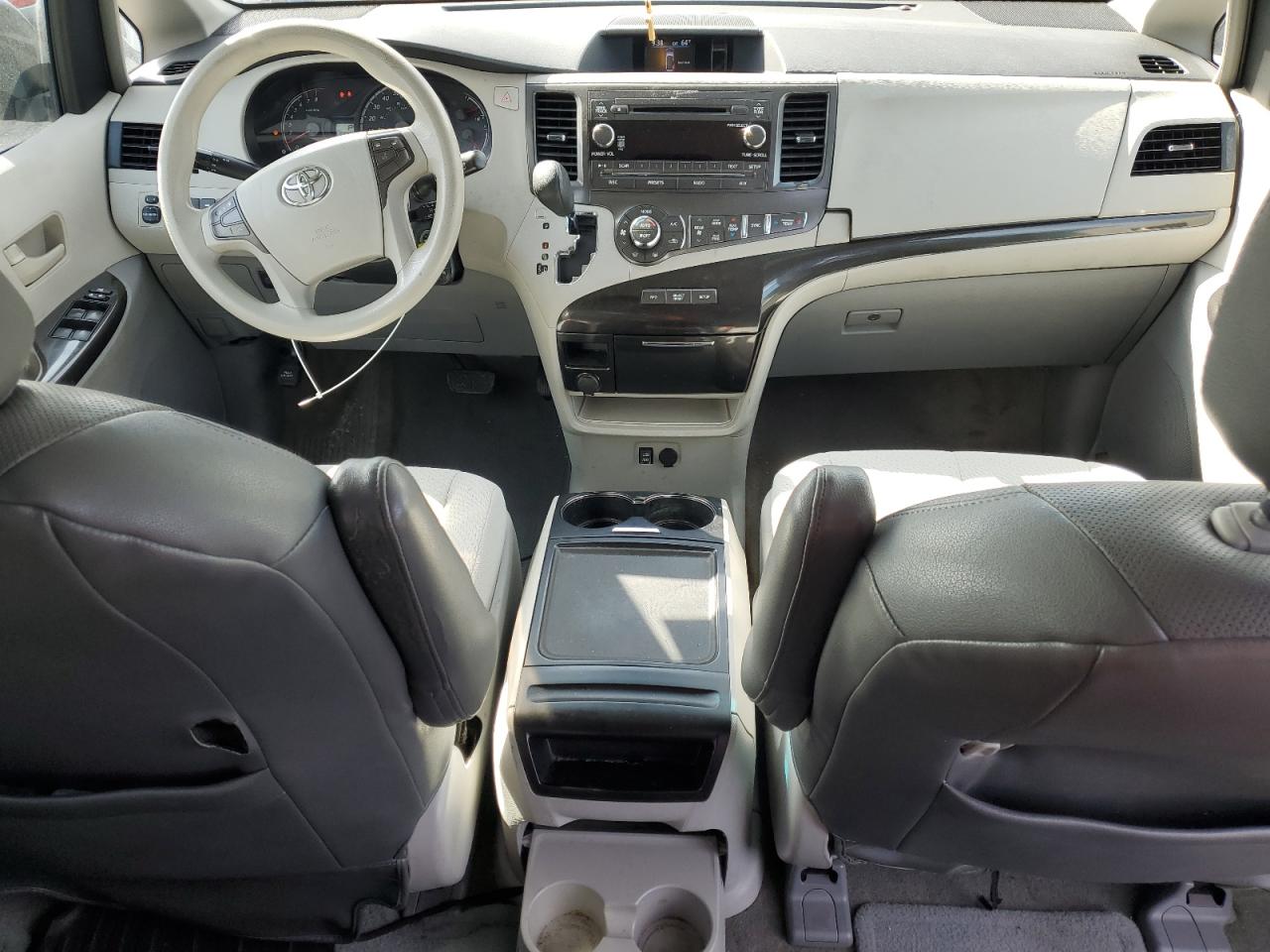 2013 Toyota Sienna VIN 5TDKK3DC2DS384696 Copart auction photo, front end damage thumbnail 8