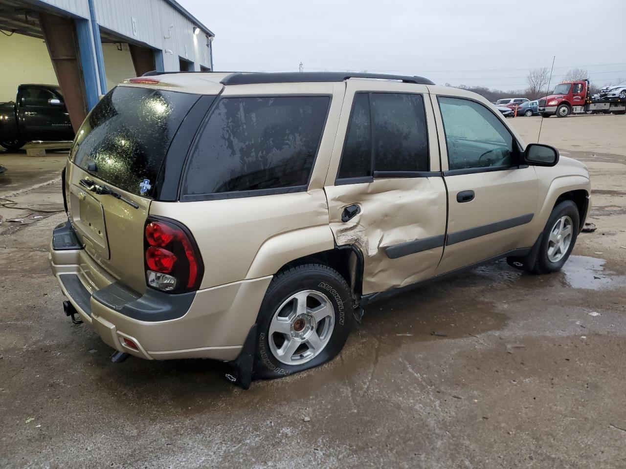 2005 Chevrolet TrailBlazer VIN 1GNDT13S352301599 Copart auction photo, side damage thumbnail 3