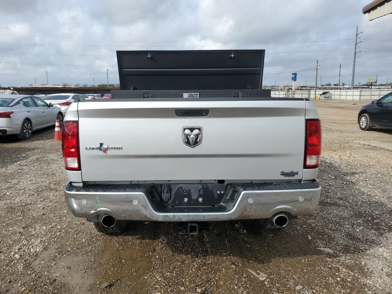 2018 RAM 1500 VIN 1C6RR6LT6JS183231 Copart auction photo, all over damage thumbnail 6