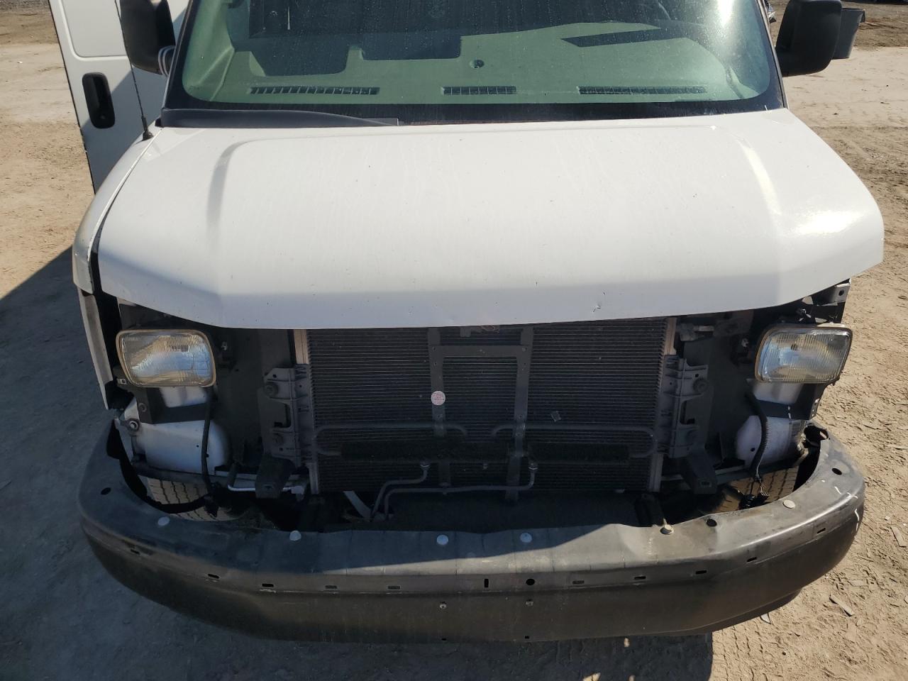 2017 Chevrolet Express VIN 1GCWGBFF9H1136226 Copart auction photo, front end / side damage thumbnail 14