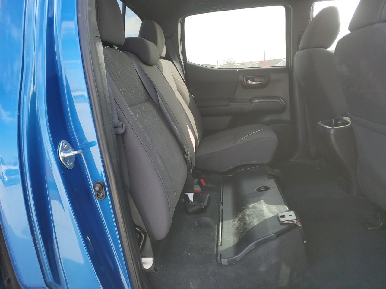 2017 Toyota Tacoma VIN 5TFAZ5CN2HX047628 Copart auction photo, front end / minor dent/scratches damage thumbnail 10