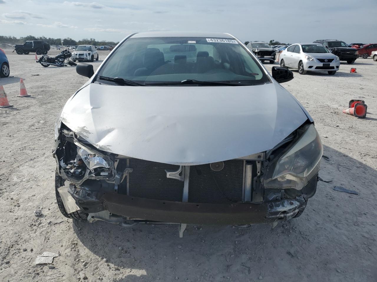 2016 Toyota Corolla VIN 2T1BURHE0GC560702 Copart auction photo, normal wear / front end damage thumbnail 5
