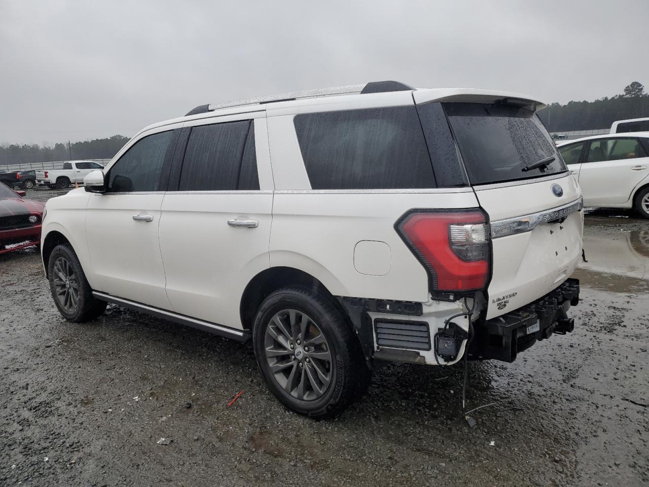 2019 Ford Expedition VIN 1FMJU2AT1KEA78687 Copart auction photo, side / rear end damage thumbnail 2