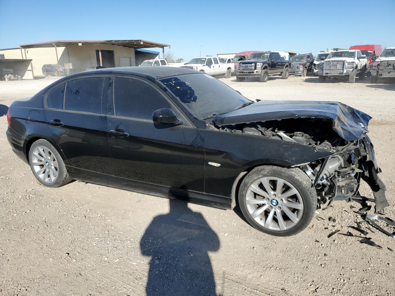 2011 BMW 3er VIN WBAPH7G55BNM55852 Copart auction photo, front end / minor dent/scratches damage thumbnail 4