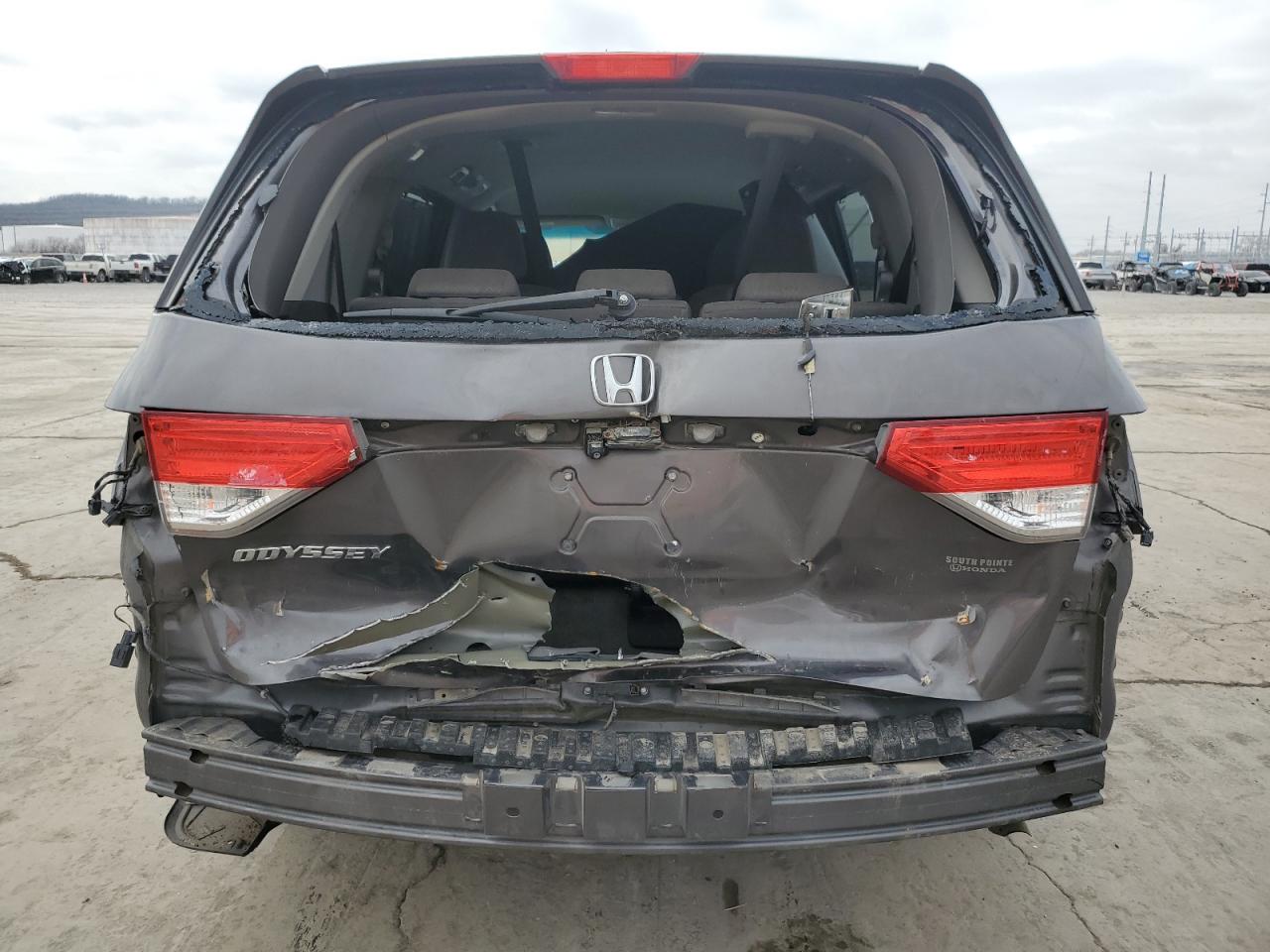 2015 Honda Odyssey VIN 5FNRL5H42FB105684 Copart auction photo, rear end / minor dent/scratches damage thumbnail 6
