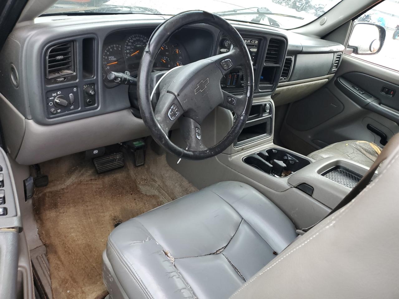 2003 Chevrolet Suburban VIN 1GNEC16Z83J131868 Copart auction photo, front end damage thumbnail 8
