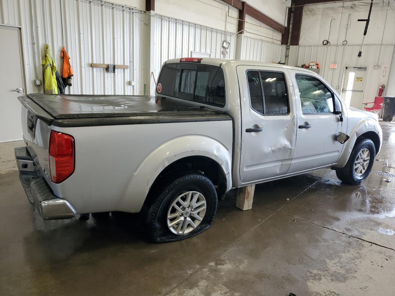2016 Nissan Navara (Frontier) VIN 1N6AD0EV5GN738609 Copart auction photo, all over damage thumbnail 3