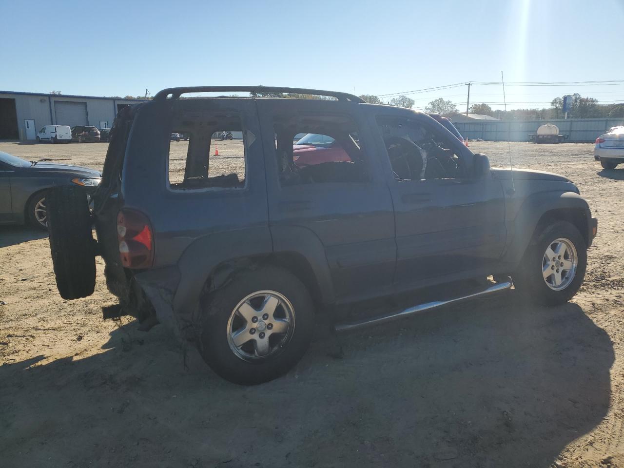 2006 Jeep Liberty (North America) VIN 1J4GL48596W274598 Copart auction photo, burn damage thumbnail 3