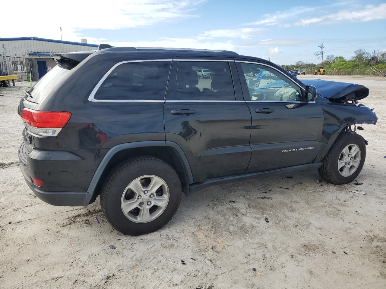 2015 Jeep Grand Cherokee VIN 1C4RJFAG5FC625049 Copart auction photo, front end damage thumbnail 3