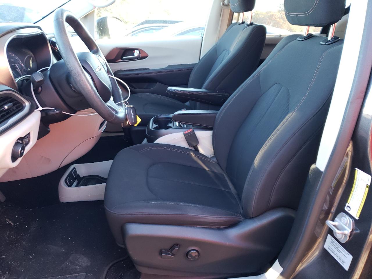 2017 Chrysler Pacifica VIN 2C4RC1BG0HR850811 Copart auction photo, all over damage thumbnail 7