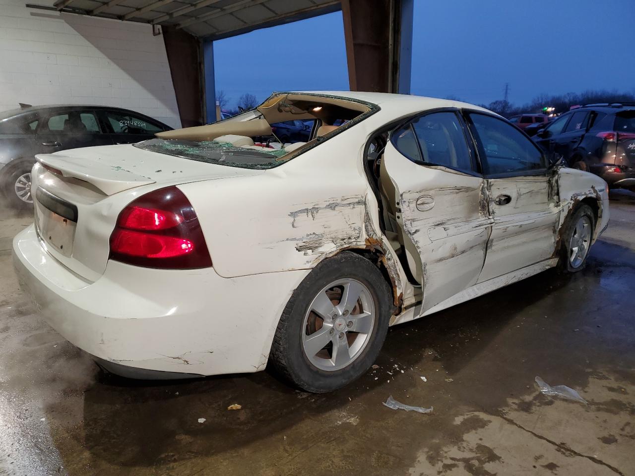 2007 Pontiac Grand Prix VIN 2G2WP552071175090 Copart auction photo, all over damage thumbnail 3