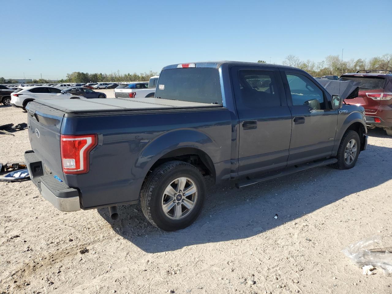 2017 Ford F-150 VIN 1FTEW1CG6HKC75407 Copart auction photo, front end / minor dent/scratches damage thumbnail 3