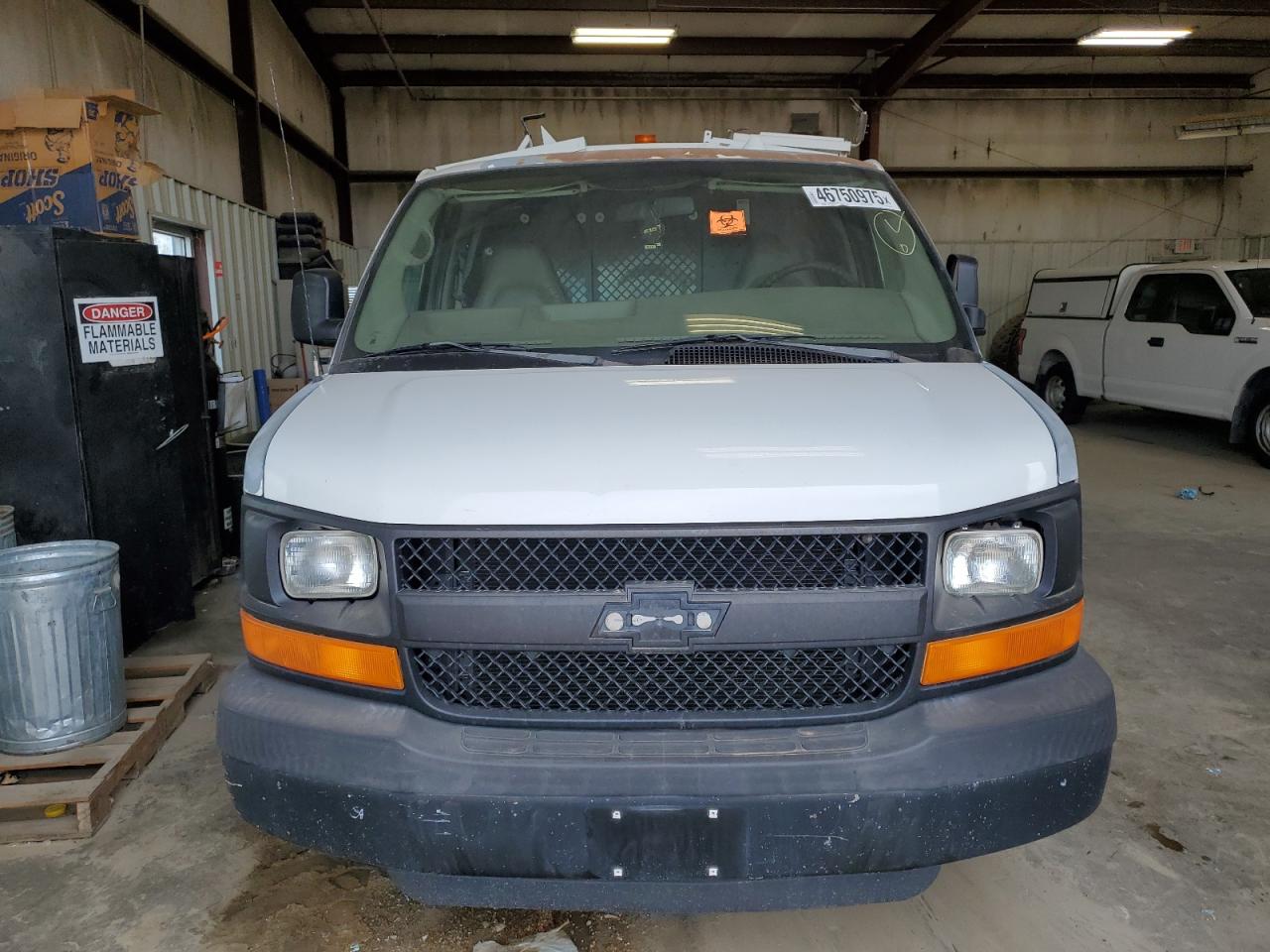 2007 Chevrolet Express VIN 1GCGG25V171173377 Copart auction photo, side / top/roof damage thumbnail 5