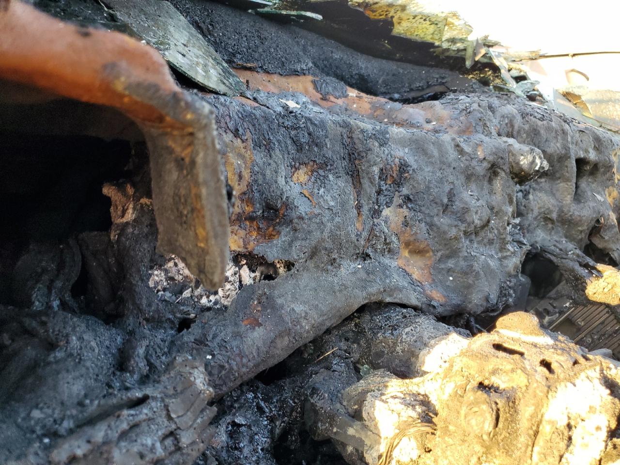 2004 Lincoln Navigator VIN 5LMFU28R74LJ27841 Copart auction photo, burn damage thumbnail 9
