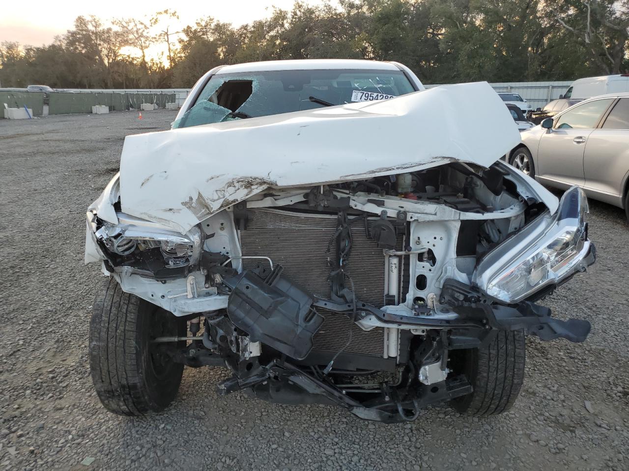 2022 Toyota Tacoma VIN 3TYAX5GN6NT046312 Copart auction photo, front end damage thumbnail 5