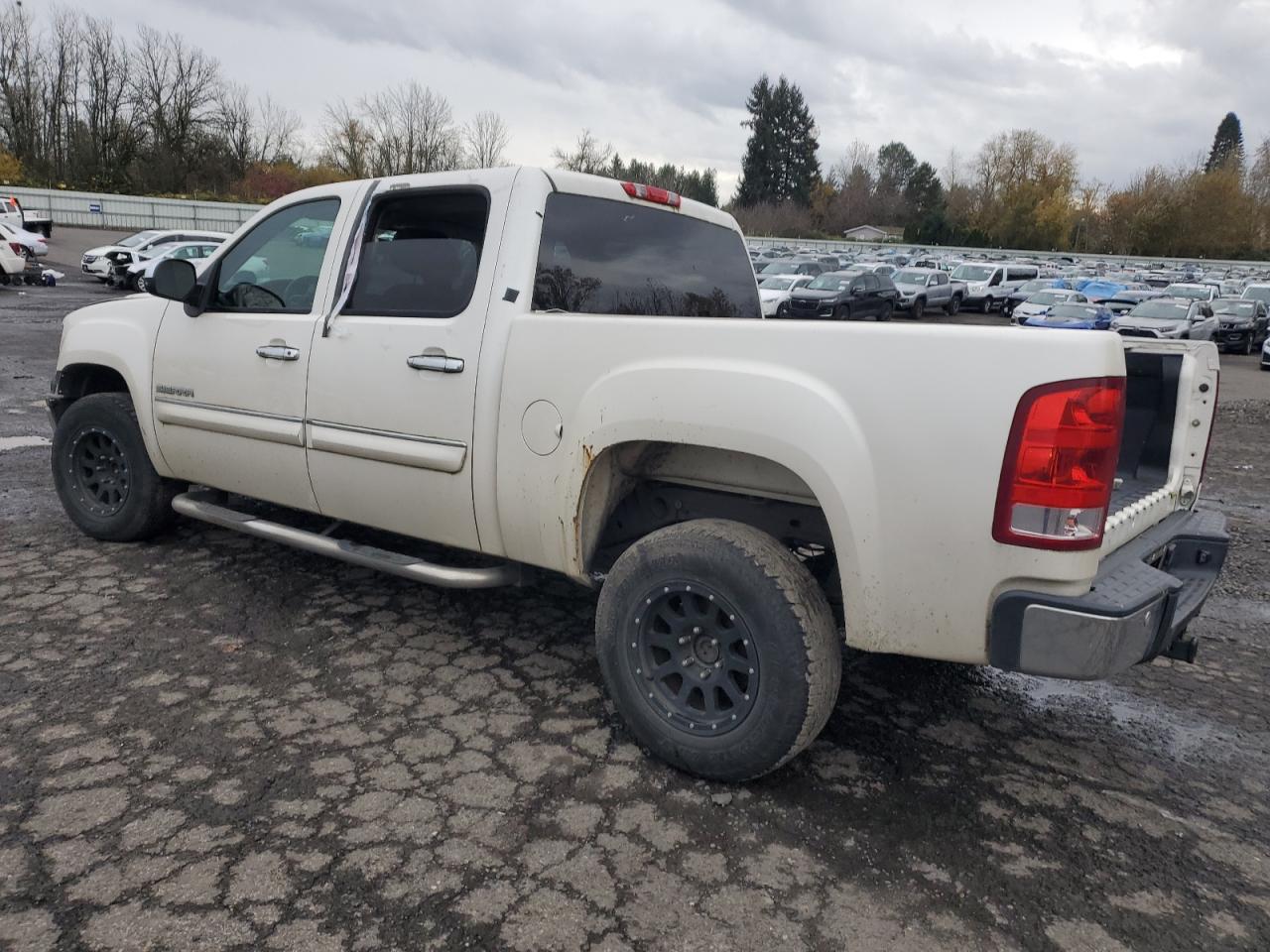 2011 GMC Sierra VIN 3GTP1VE01BG350883 Copart auction photo, front end damage thumbnail 2