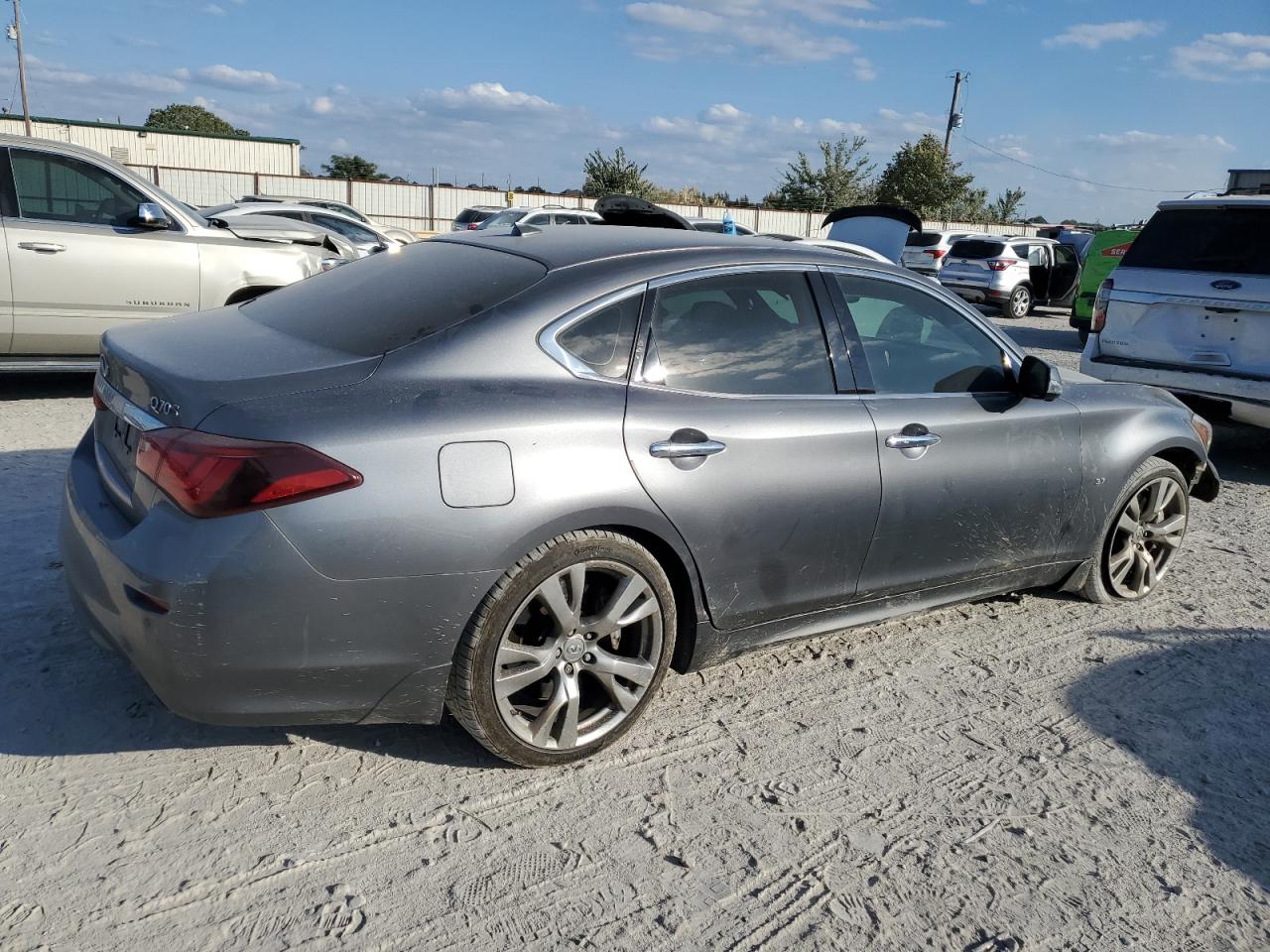 2017 Infiniti Q70 VIN JN1BY1AP2HM740790 Copart auction photo, front end damage thumbnail 3