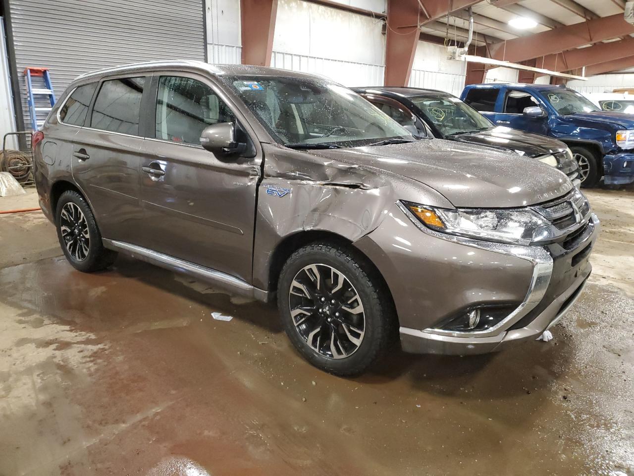 2018 Mitsubishi Outlander VIN JA4J24A53JZ028351 Copart auction photo, side / front end damage thumbnail 4