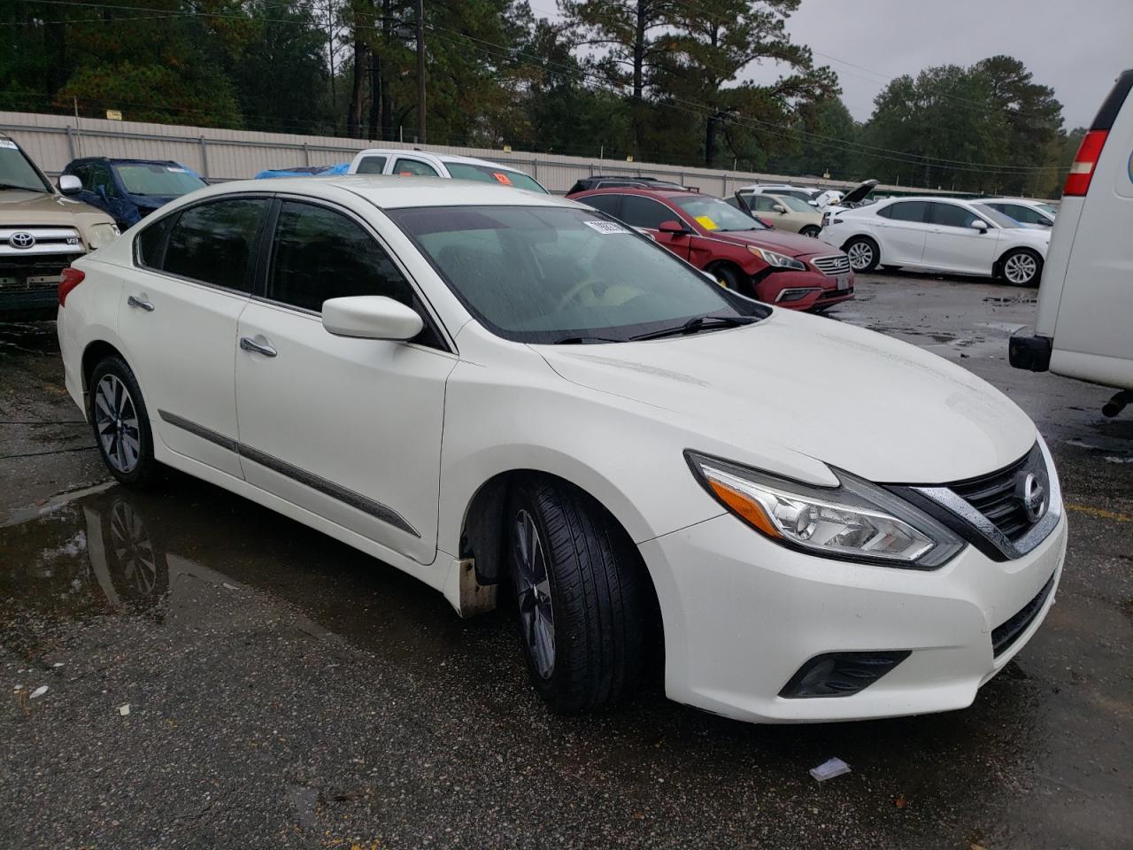 2017 Nissan Altima VIN 1N4AL3AP0HC181934 Copart auction photo, side damage thumbnail 4