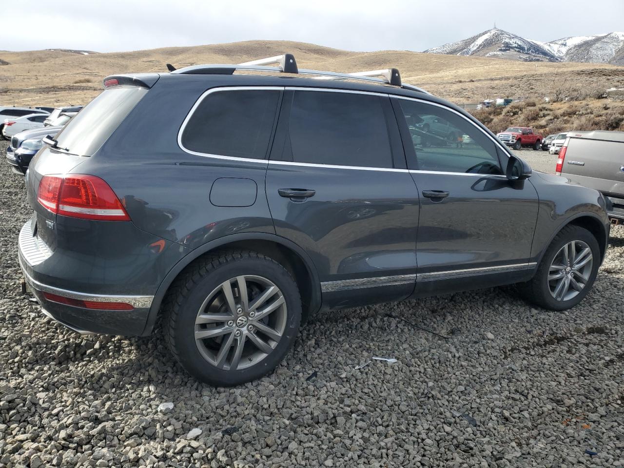 2015 Volkswagen Touareg VIN WVGEP9BP6FD006687 Copart auction photo, minor dent/scratches damage thumbnail 3
